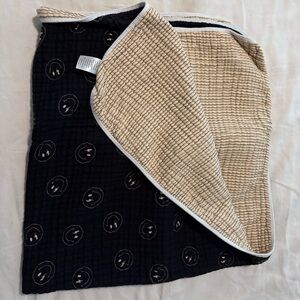 Everyday Leisure Black Smiley Muslin Cotton Quilt